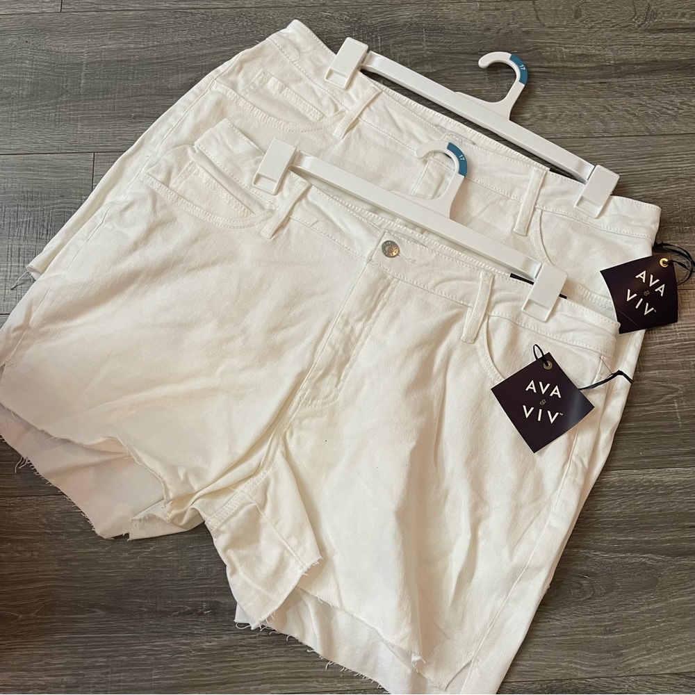 2 NWT Ava & Viv Stretch White Shorts Raw Hem Lot Bundle Women Plus Size 17 XXL
